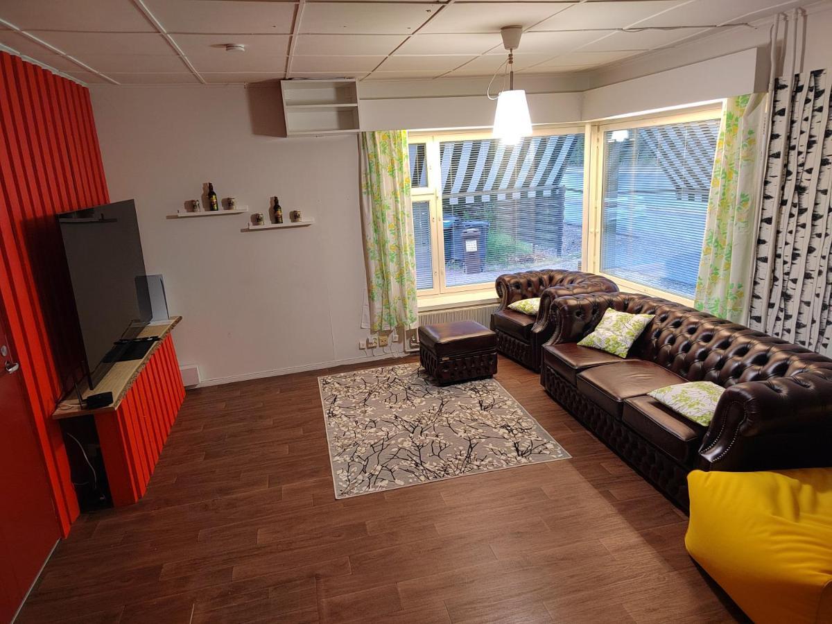 Relax & Recharge - A Unique Suite With A Touch Of Luxury - Hot Tub And Sauna Inspired Decor #Not A Real Sauna# Easy City Access - Direct Train 15 Min To City Helsinki Exterior foto