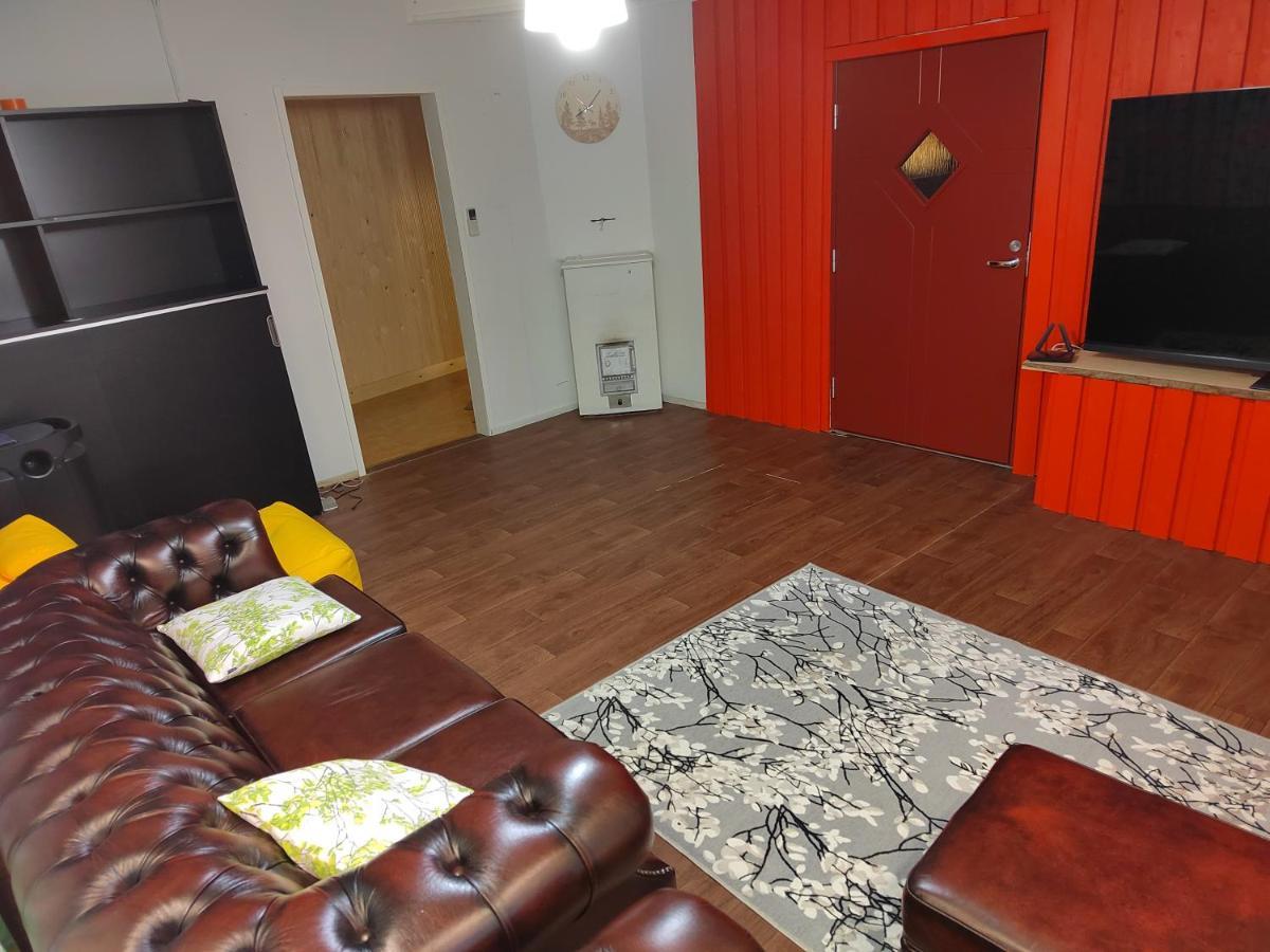 Relax & Recharge - A Unique Suite With A Touch Of Luxury - Hot Tub And Sauna Inspired Decor #Not A Real Sauna# Easy City Access - Direct Train 15 Min To City Helsinki Exterior foto