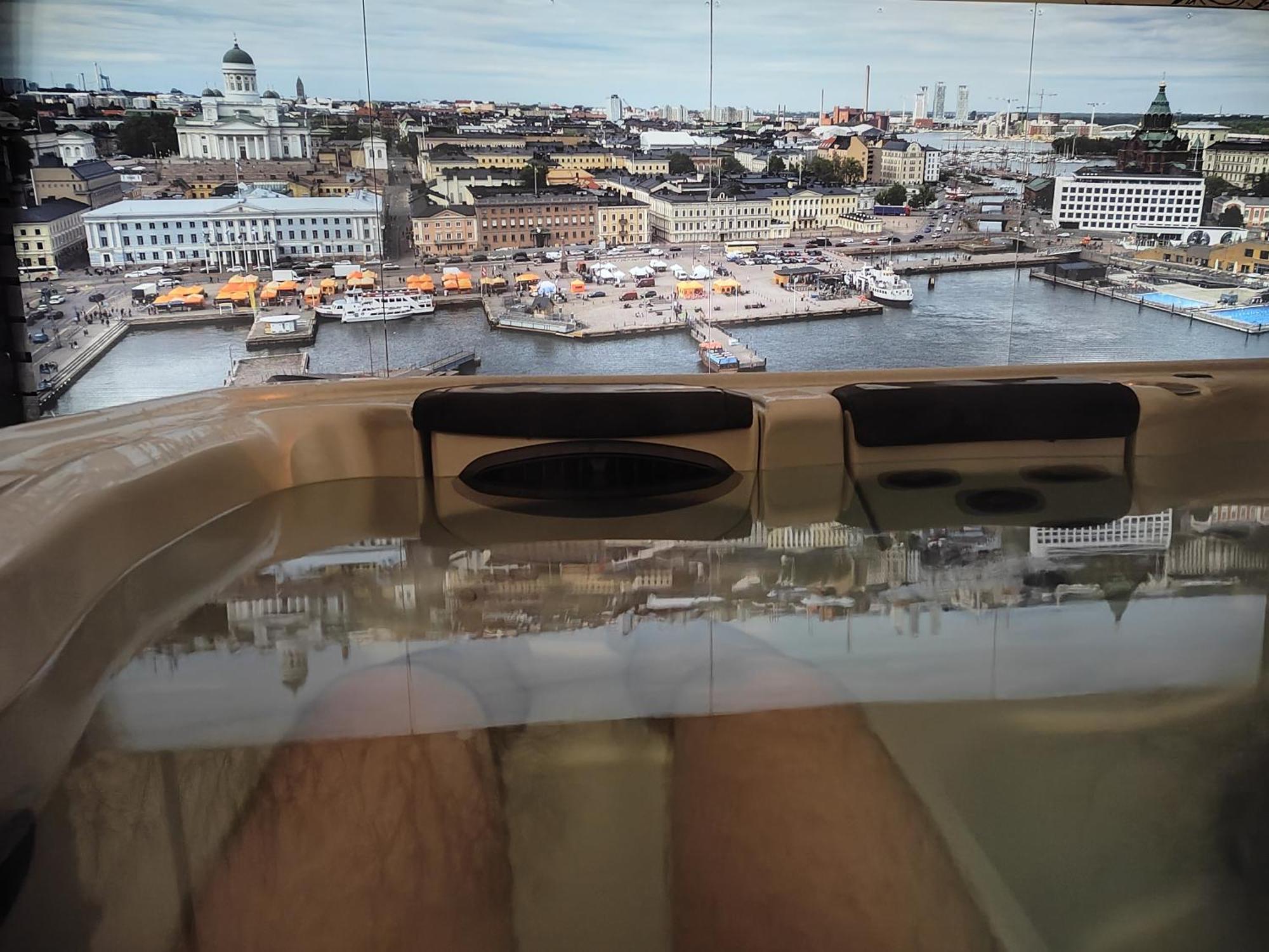 Relax & Recharge - A Unique Suite With A Touch Of Luxury - Hot Tub And Sauna Inspired Decor #Not A Real Sauna# Easy City Access - Direct Train 15 Min To City Helsinki Exterior foto