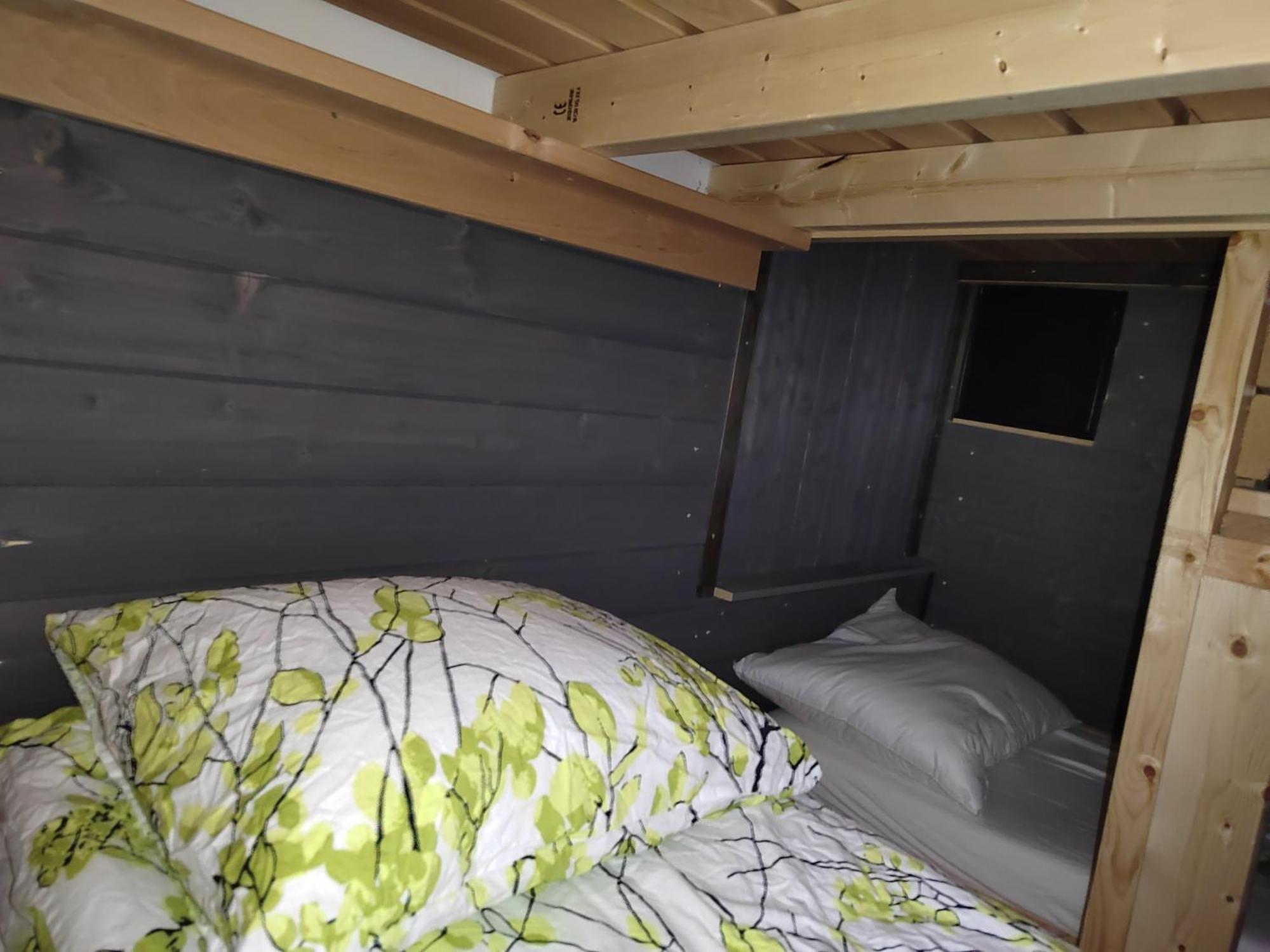 Relax & Recharge - A Unique Suite With A Touch Of Luxury - Hot Tub And Sauna Inspired Decor #Not A Real Sauna# Easy City Access - Direct Train 15 Min To City Helsinki Exterior foto