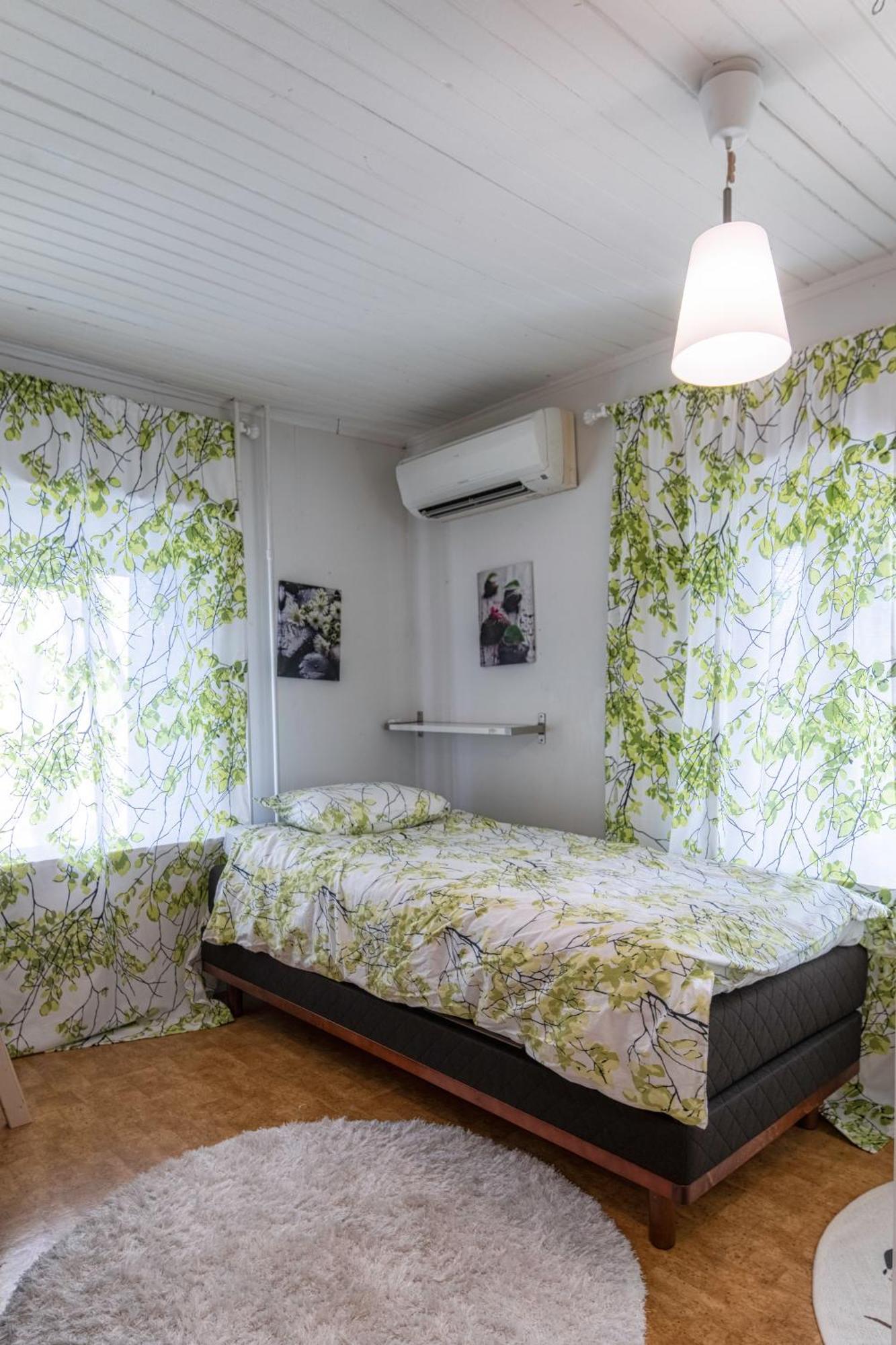 Relax & Recharge - A Unique Suite With A Touch Of Luxury - Hot Tub And Sauna Inspired Decor #Not A Real Sauna# Easy City Access - Direct Train 15 Min To City Helsinki Exterior foto