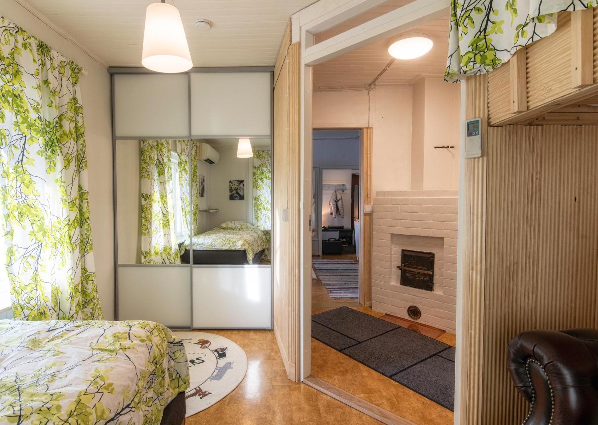 Relax & Recharge - A Unique Suite With A Touch Of Luxury - Hot Tub And Sauna Inspired Decor #Not A Real Sauna# Easy City Access - Direct Train 15 Min To City Helsinki Exterior foto