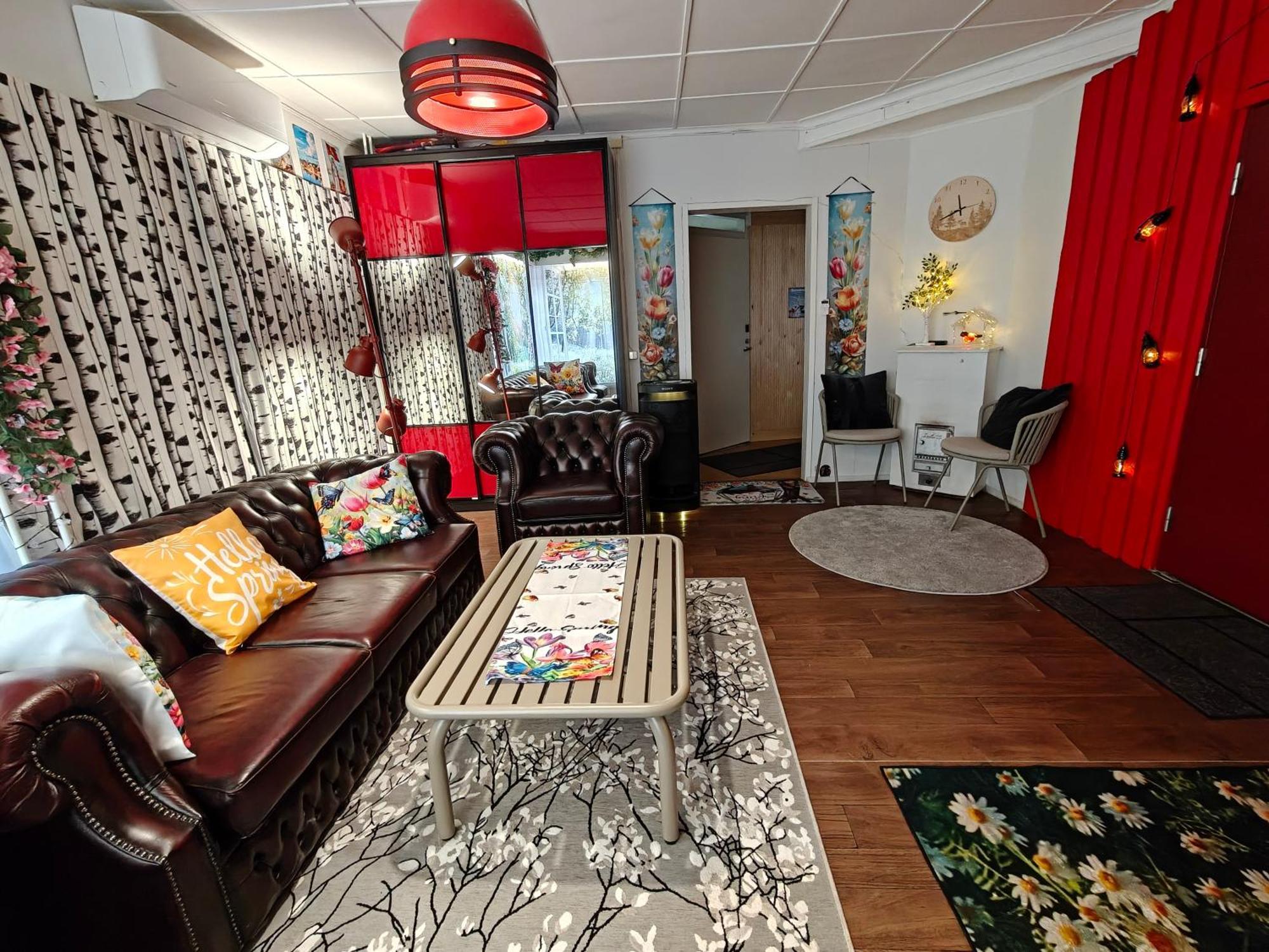 Relax & Recharge - A Unique Suite With A Touch Of Luxury - Hot Tub And Sauna Inspired Decor #Not A Real Sauna# Easy City Access - Direct Train 15 Min To City Helsinki Exterior foto